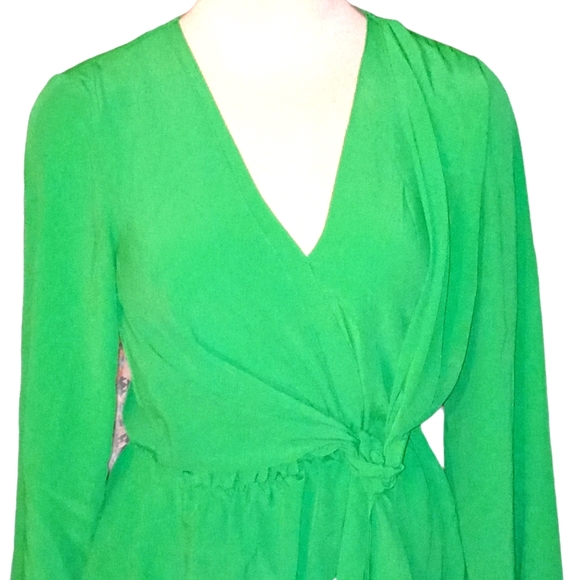 Top Shelf tie in front long sleeve Top - Picture 2 of 4